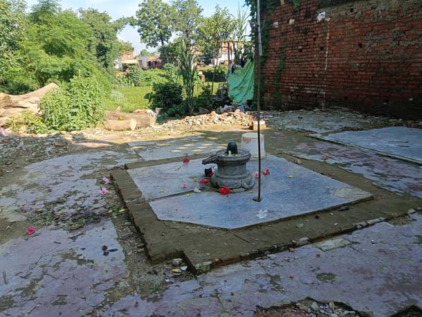 Above it lied a well built structure.